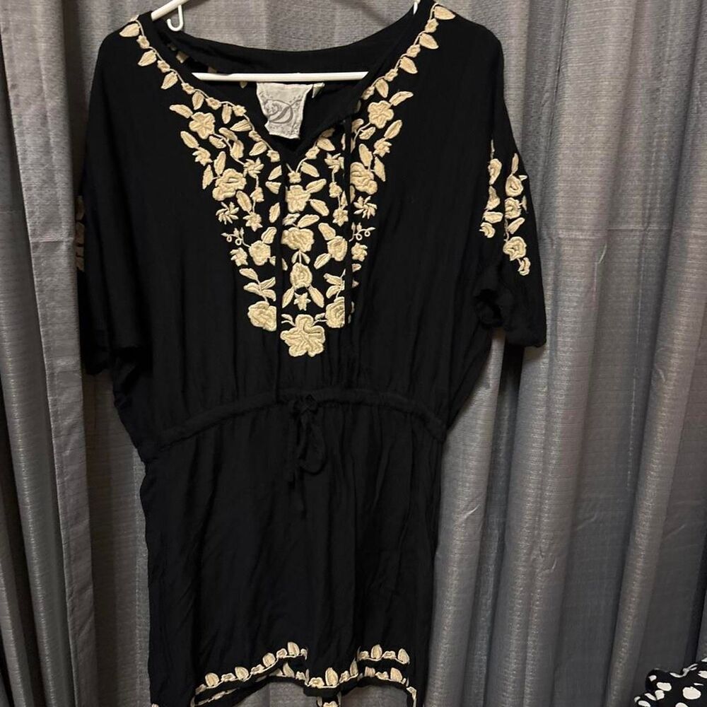 Unbranded Women's Black and Navy Cover-ups